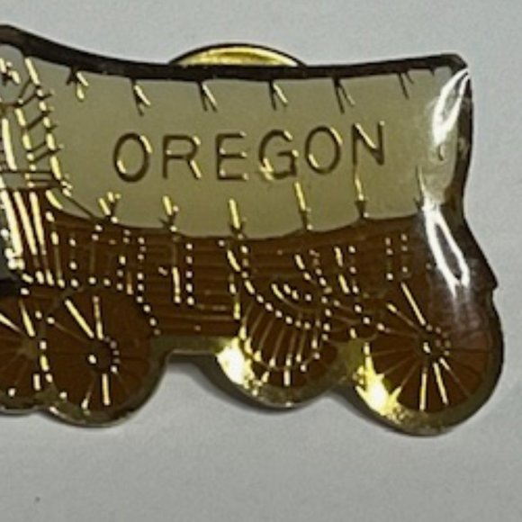 Oregon State Covered Wagon Oregon Trail Enamel Lapel Hat Pin .75"x1" - Picture 4 of 8